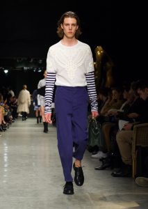 Burberry February 2017 Collection - Look 21
