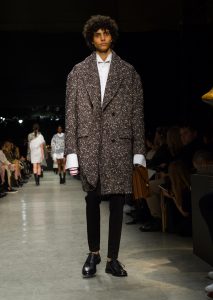 Burberry February 2017 Collection - Look 58
