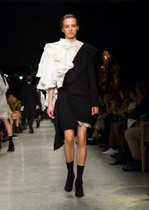 Burberry February 2017 Collection - Look 76