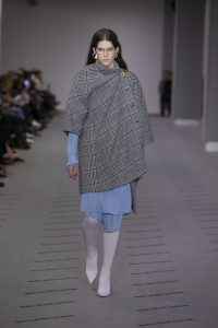 Balenciaga FW17 - Look 1