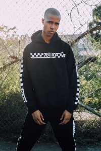 "Purpose The Stadium Tour" Merch Collection - LOOK9