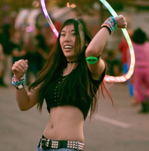 Fan dancer - Photo credit Azalea Jeanette