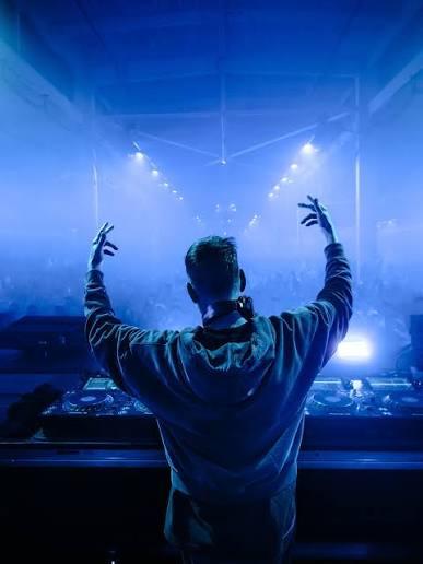 Kaskade performing at Club Darc in San Francisco