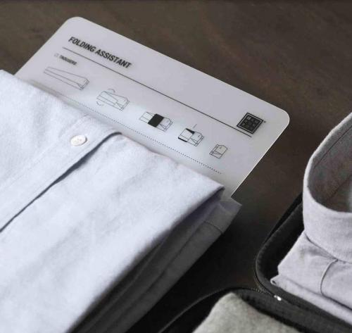 iamrunbox-folding-assistant-shirt-folded-sleek-in-box