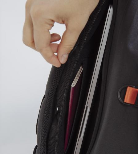 laptop-compartment-iamrunbox-spinbag